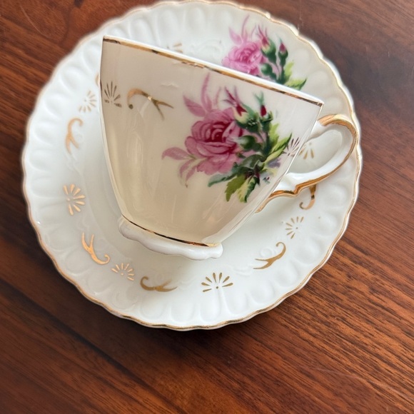 None Other - Floral White and Gold Teacup from japan vintage and rare